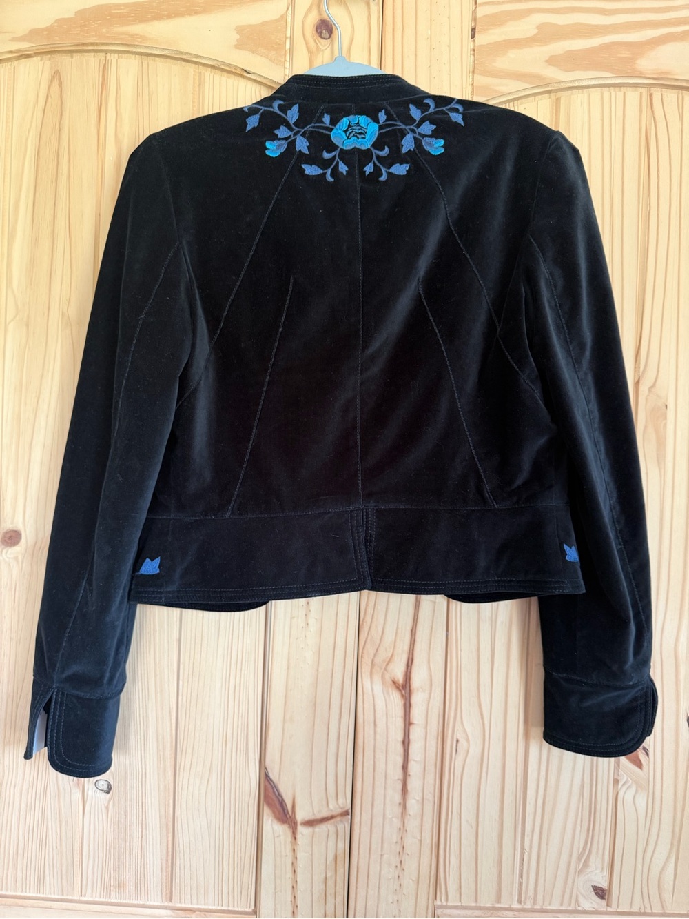Lucky Brand Black Velvet Jacket with Blue Floral Embroidery liner - Picture 5 of 7